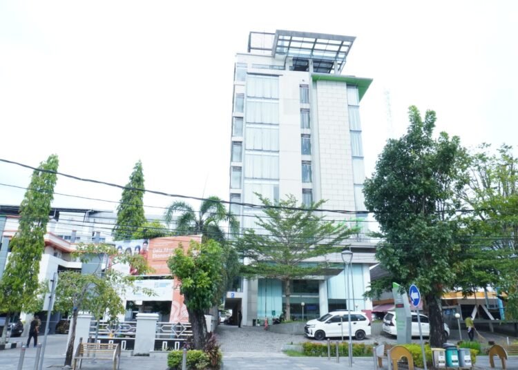 Whiz Prime Hotel di Jalan Khatib Sulaiman Nomor 48 A, Kelurahan Ulak Karang Selatan, Kecamatan Padang Utara, Kota Padang. Foto: Qadri/Sumbarkita