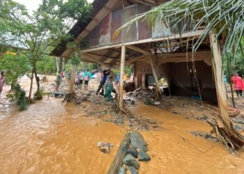 Luapan Sungai Sebabkan Banjir di Padang, Tiga Rumah Warga Rusak
