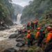 Debit Air Naik, 8 Orang Terjebak di Air Terjun Sungai Bangek Padang