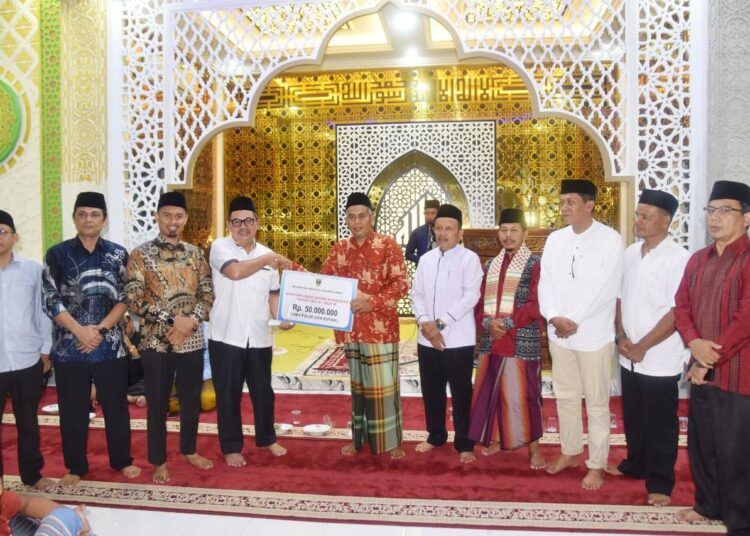 Pemerintah Kota (Pemko) Pariaman menyambut kunjungan Tim Safari Ramadan (TSR) Pemerintah Provinsi Sumatera Barat (Pemprov Sumbar) di Masjid Raya Kampung Baru