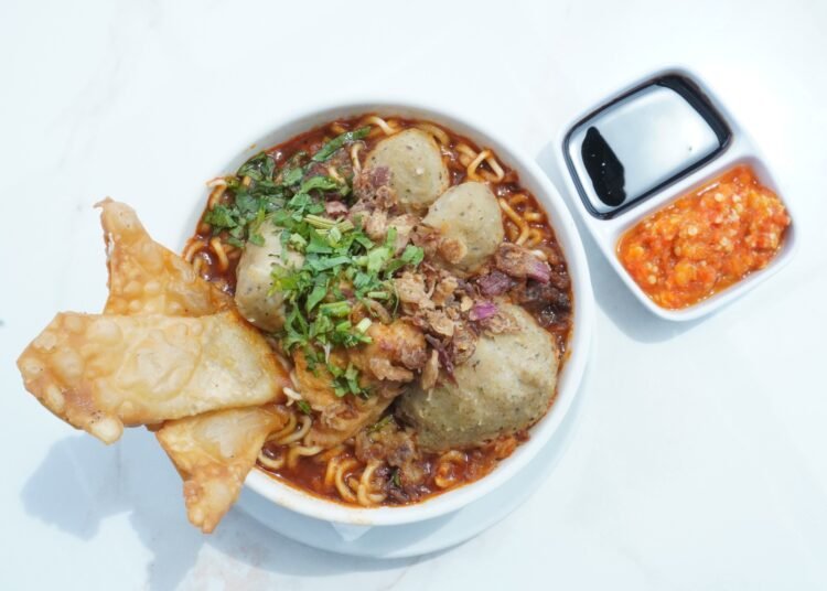 Bakso Bagadang di Whiz Prime Padang.
