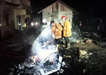 Dua Gudang Penyimpanan Barang Habis Terbakar di Tanah Datar