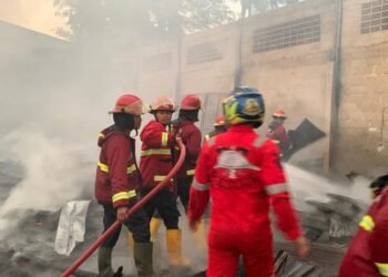 Gudang Furniture Bigland di Padang Terbakar, Kerugian Capai Rp500 Juta