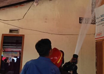 Sebuah Rumah di Padang Terbakar, 70 Pemadam Dikerahkan