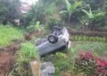 Mobil Peziarah Terguling Masuk Parit di Jalan Batusangkar–Padang Panjang