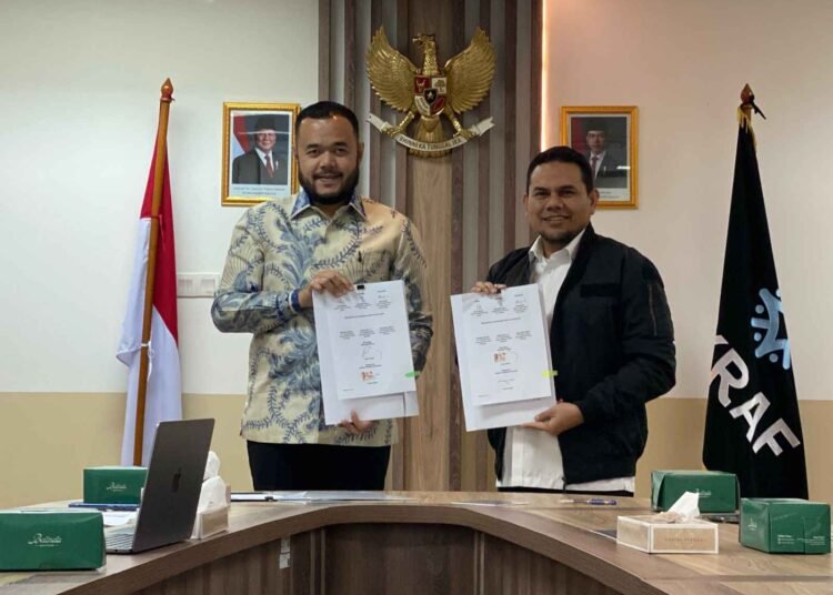 Wali Kota Padang Fadly Amran menandatangani adendum Berita Acara Uji Petik Penilaian Mandiri Kabupaten Kota Kreatif Indonesia (PMK3I).