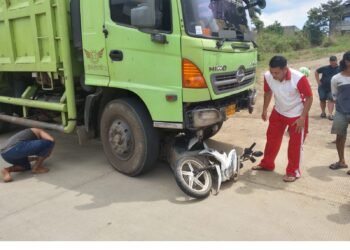 Siswi SMA di Dharmasraya Tewas Setelah Motornya Ditabrak Truk