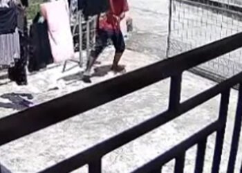 Pria di Padang Nekat Curi Pakaian Dalam Siang Hari, Aksinya Terekam CCTV