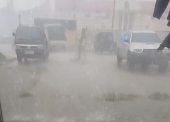 Video: Fenomena Hujan Es Guyur Sawahlunto, Warga Rekam Butiran Es Berjatuhan dari Langit