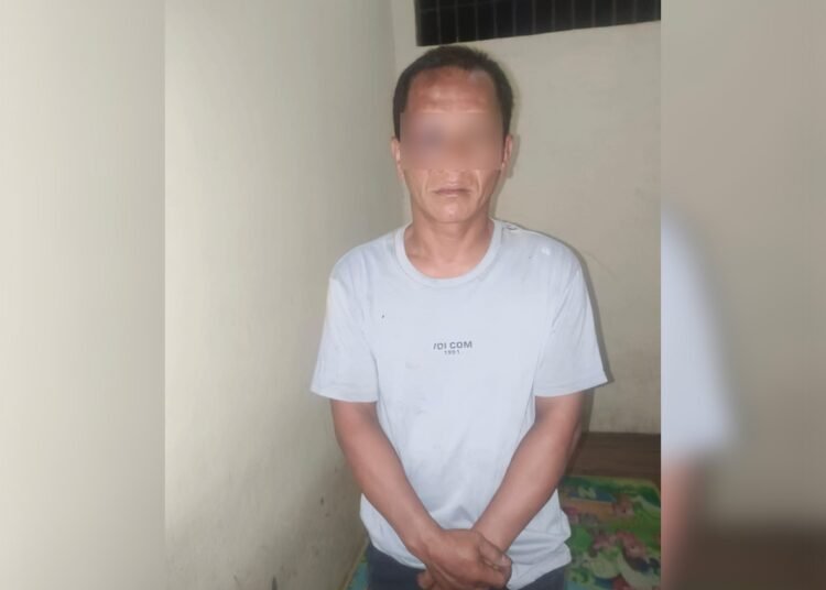Polisi menangkap pencuri motor inisial ASG (44), di sebuah rumah warga di Jorong Kampung Tongah, Jorong Makmur, Nagari Padang Gelugur, Kecamatan Padang Gelugur, Kabupaten Pasaman, Kamis (26/2/2026) sekitar pukul 17.00 WIB. Foto: Polsek Tigo Nagari