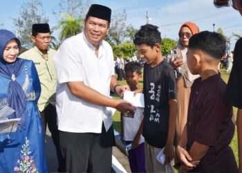 Wali Kota Pariaman Salurkan Santunan ASN untuk 450 Anak Yatim Jelang Idul Fitri 1447 H