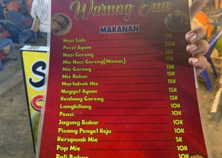 Pemko Padang mengancam sanksi administratif hingga pidana bagi pelaku usaha kuliner yang melakukan praktik “pakuak” atau menaikkan harga tidak wajar selama libur Lebaran.