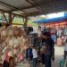Wisatawan Membludak, Pedagang Air Manis Raup Untung Berlipat