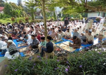 Ratusan Warga Muhammadiyah Gelar Salat Idulfitri di Pasa Muara Labuh