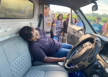 Sesosok Mayat Ditemukan Dalam Mobil di Pariaman, Tubuhnya Berlumur Pertalite