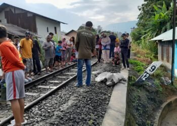 Sesosok Mayat Tergeletak di Pinggir Rel di Padang, Diduga Tertabrak Kereta Api