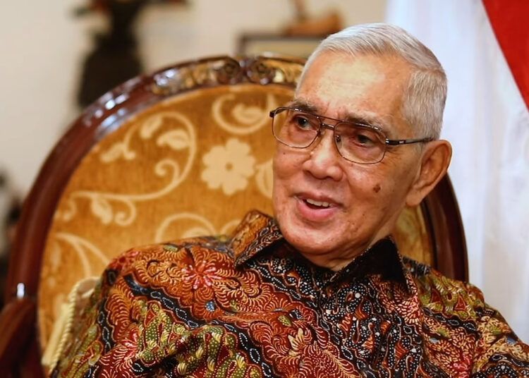 Wakil Presiden keenam Republik Indonesia, Try Sutrisno, meninggal dunia di RSPAD Gatot Soebroto, Jakarta, pada Senin (2/3/2026) pukul 06.58 WIB. Foto: Tangkapan layar YouTube Sekretariat Presiden