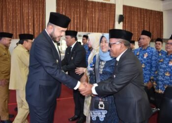 Wali Kota Padang Lantik Empat Pejabat Tinggi dan 50 Kepala Sekolah
