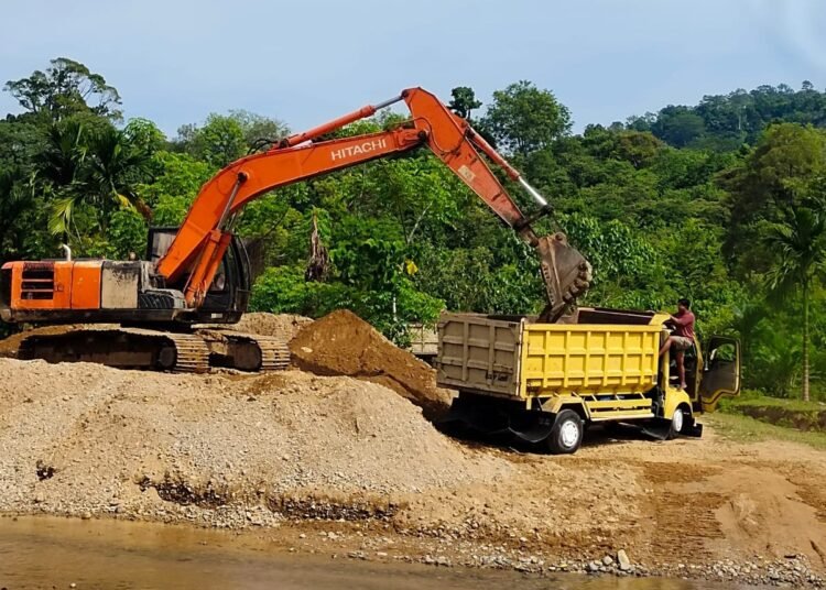 Lokasi tambang batu andesit milik PT DBA di Nagari Kasang, Kecamatan Batang Anai. Foto: Walhi Sumbar