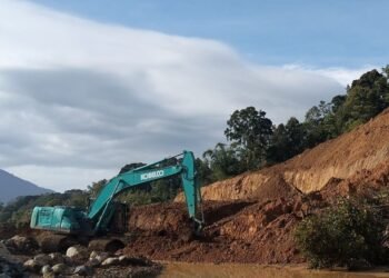 Akses Jalan Provinsi Penghubung Sicincin–Balingka Putus di Agam karena Longsor