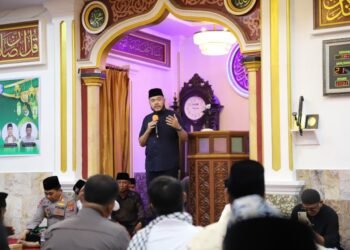 Wali Kota Padang Salurkan Hibah Rp40 Juta di Masjid Al Muqamah, Ajak Jemaah Sukseskan Program Smart Surau
