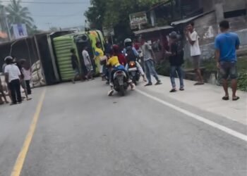 Rem Blong, Truk Muatan Semen Terbalik di Jalan Padang–Solok