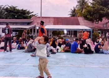 Di Balik Jeruji, Warga Binaan Lapas Pariaman Lepas Rindu Saat Buka Puasa Bersama Keluarga