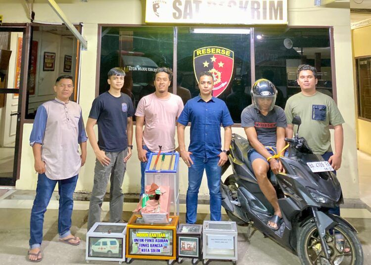 Polisi menangkap MG alias Anton, spesialis pencuri kotak amal di Kota dan Kabupaten Solok.