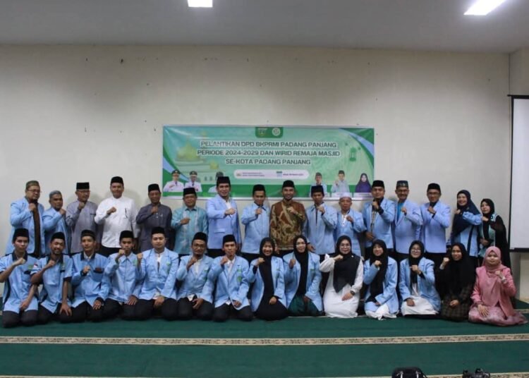 Wakil Wali Kota Padang Panjang, Allex Saputra, mengajak generasi muda untuk kembali memakmurkan masjid melalui berbagai kegiatan positif.