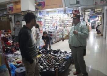 Wako Padang Panjang Tinjau Penataan Pedagang di Pasar Pusat, Pastikan Kawasan Tetap Tertib dan Nyaman