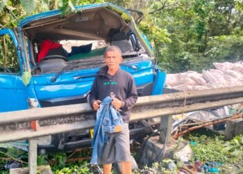 Rem Blong, Truk Tabrak Motor di Sitinjau Lauik Padang