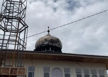 Kubah Sebuah Masjid di Padang Terbakar, Dua Gedung TPQ Terdampak