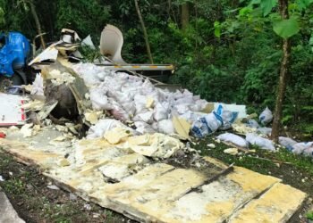 Truk Pengangkut Ayam d’Besto Tabrak Motor di Padang, Pengendara Patah Kaki dan Tangan