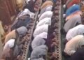Viral! Detik-Detik Seorang Jemaah Meninggal Saat Salat Tarawih