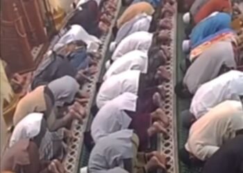 Viral! Detik-Detik Seorang Jemaah Meninggal Saat Salat Tarawih