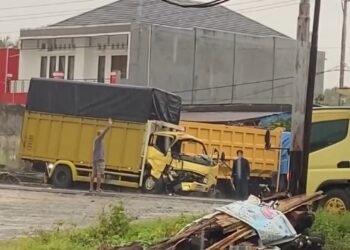 Dua Truk Tabrakan di Dharmasraya, Kedua Sopir Luka-Luka