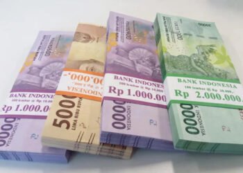 Jasa Tukar Uang Baru Menjamur di Padang, Rp500.000 Jadi Rp700.000