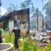 Kebakaran Rumah di Pesisir Selatan, Petugas dan Warga Padamkan Api dengan Ember