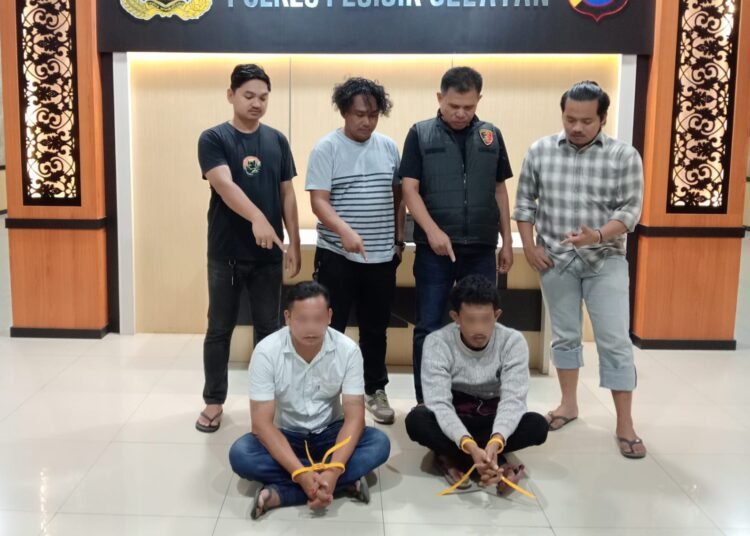 Polisi menangkap dua pria terduga sabu-sabu di Kecamatan Sutera, Pesisir Selatan, pada Rabu (25/3/2026) malam di dua tempat. Foto: Polres Pesisir Selatan