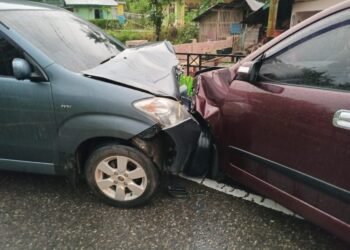 Tiga Mobil Tabrakan di Jalan Bukittinggi—Medan