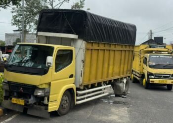 Dua Truk Colt Diesel Kecelakaan di Bukittinggi  
