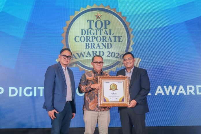 Bank Nagari meraih penghargaan Top Digital Corporate Brand Award 2026.