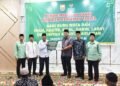 Wali Kota Pariaman Serahkan Zakat Baznas kepada 1.096 Petugas Keagamaan