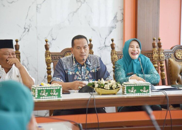 Wali Kota Pariaman Yota Balad memimpin rakor persiapan Lomba Dasawisma dan Gerakan PKK tingkat Sumbar 2026