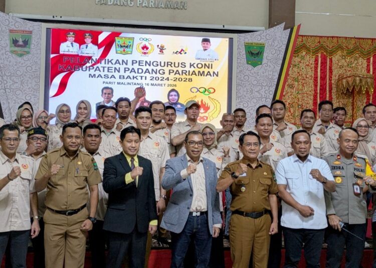 John Kenedy Azis saat menghadiri pelantikan pengurus KONI Kabupaten Padang Pariaman masa bakti 2024–2028 di Hall IKK Parit Malintang, Senin (16/3/2026).