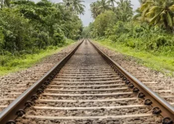 KAI Sumbar Ingatkan Bahaya Beraktivitas di Rel Usai Tiga Pelajar Tertabrak Kereta Api