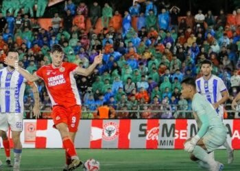 Semen Padang menghadapi Persib Bandung dalam lanjutan pekan ke-26 Super League 2025–2026. Laga di Stadion Haji Agus Salim, Padang, Minggu (5/4/2026) malam. Foto: Dok. Semen Padang.