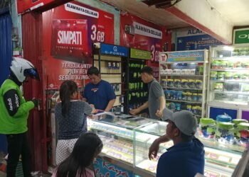 Saat Cashback Mengundang Pembeli: Cerita Konter Ponsel Padang dan QRIS Bank Nagari