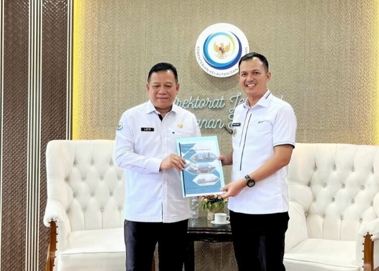 Wakil Bupati (Wabup) Padang Pariaman, Rahmat Hidayat, melakukan audiensi dengan Direktur Jenderal Perikanan Tangkap Kementerian Kelautan dan Perikanan (KKP) RI, Lotharia Latif, di Gedung Mina Bahari II, Jakarta Pusat, Senin (13/4/2026).