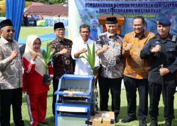 Pemko Pariaman Perkuat SDM dan Ekonomi Desa Lewat Bantuan Pertanian dan Akademi Pesantren Sepak Bola
